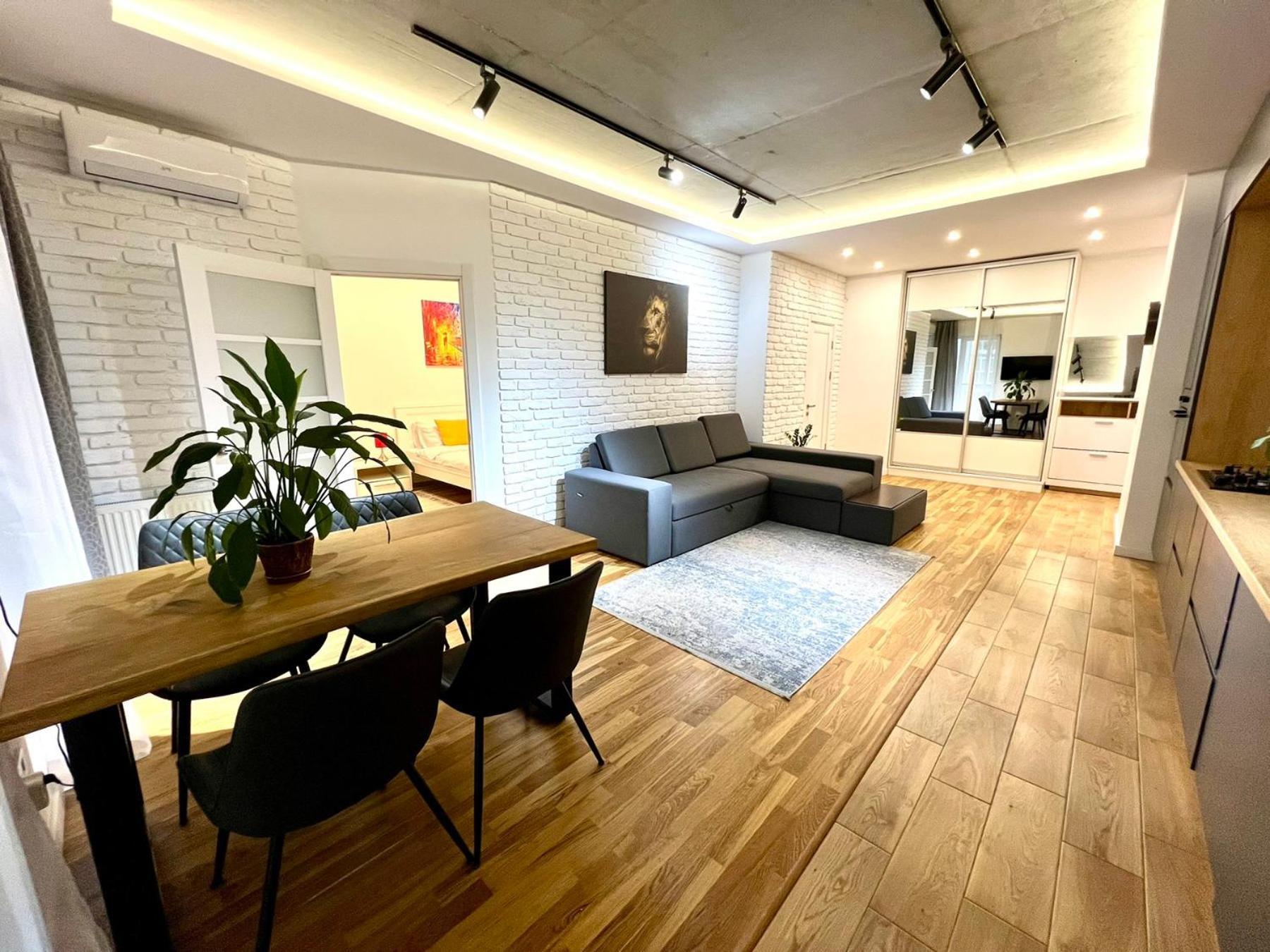 Osapart Romantic Apartment In The Complex Great Britain Lemberg Exterior foto